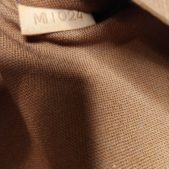 Louis Vuitton Monogram Leather Double Buckle Fanny Pack/ Waist Belt Bag - Picture 6 of 7